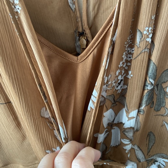 New Calvin Klein Faux Wrap Tan Floral Print Dress 4 Flowy Chiffon Hi Lo Hem - Picture 4 of 8